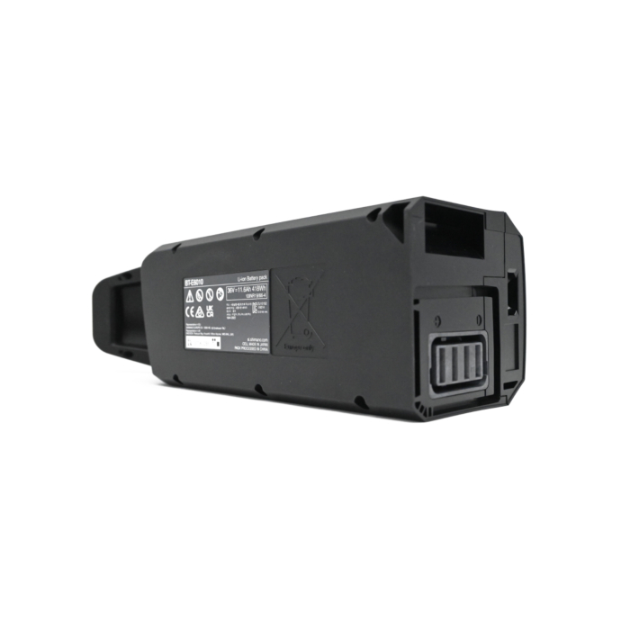 foto van de Shimano BT-E6010 36V 11.6Ah vanaf de onderkant waar je de stickers met uitleg en waarschuwingen duidelijk kan zien